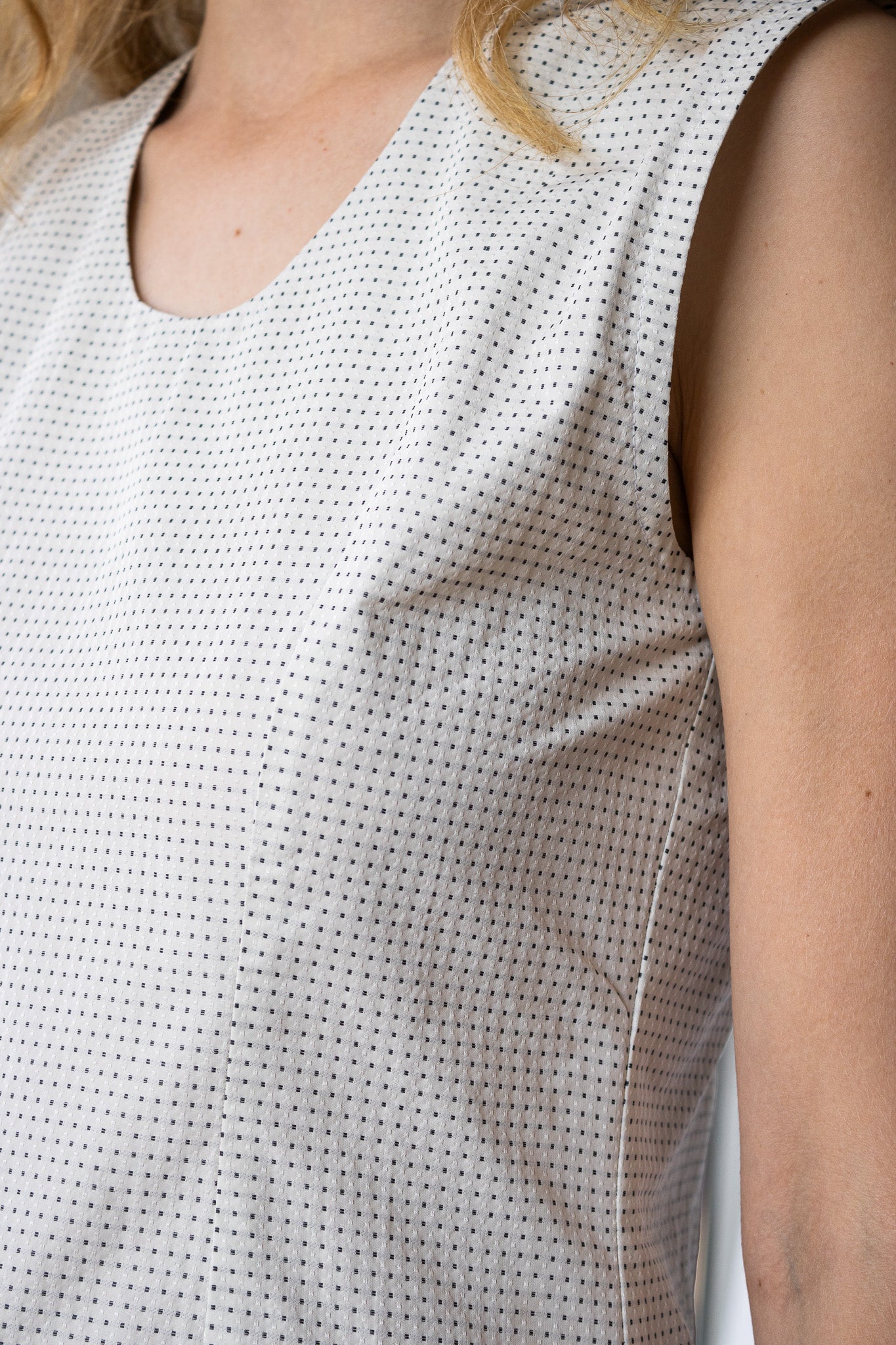 Sleeveless Everyday Dress in White Dot