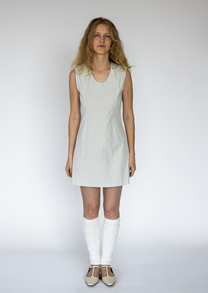 Sleeveless Everyday Dress in White Dot